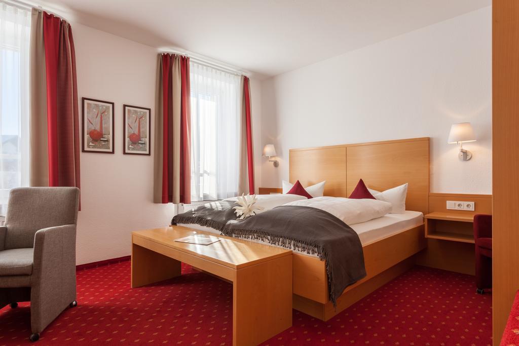 קמפטן Hotel Waldhorn מראה חיצוני תמונה
